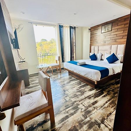 Hotel Royal Orbit By Arony Hospitality Dehradun Exterior foto