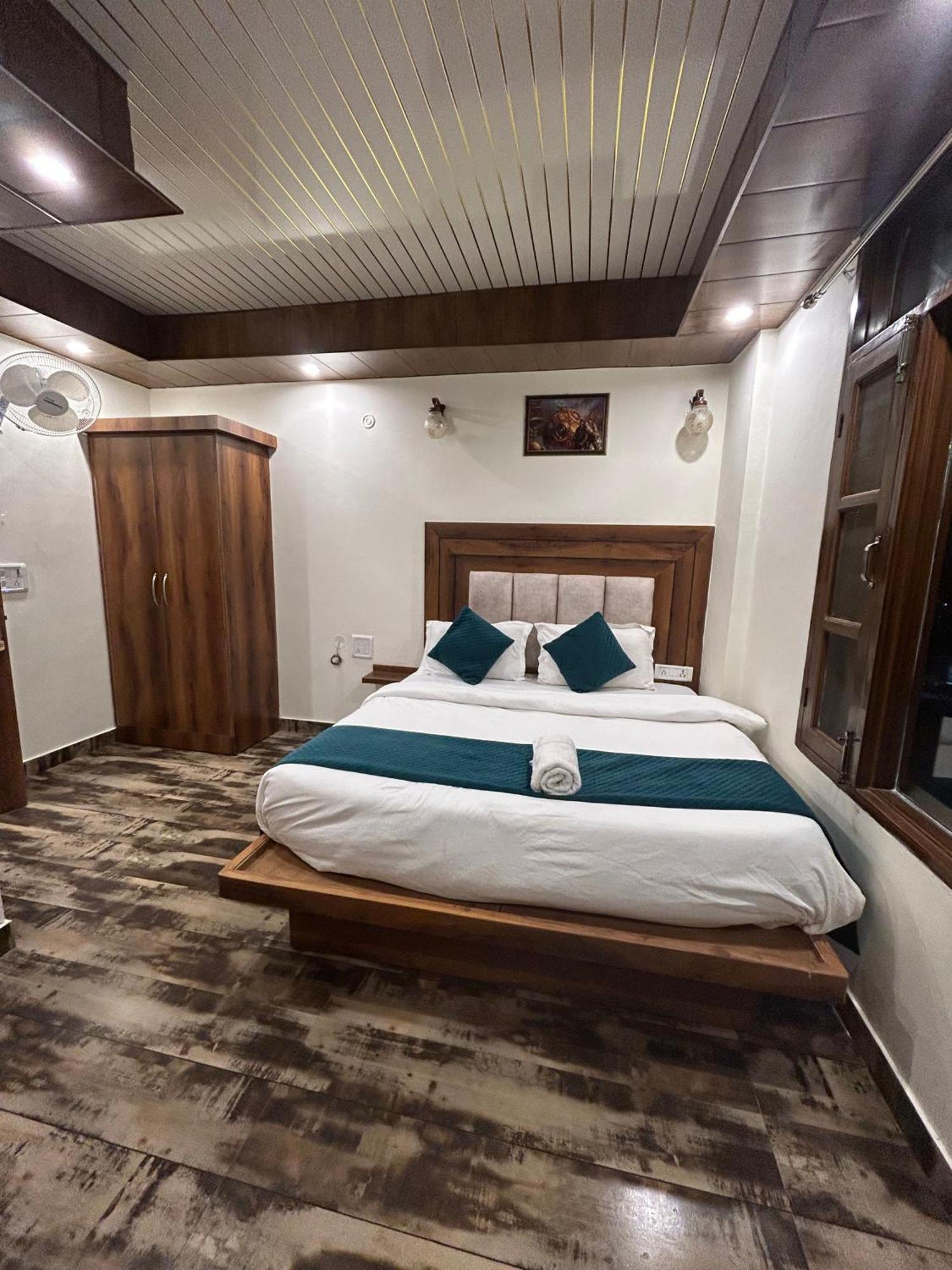 Hotel Royal Orbit By Arony Hospitality Dehradun Exterior foto
